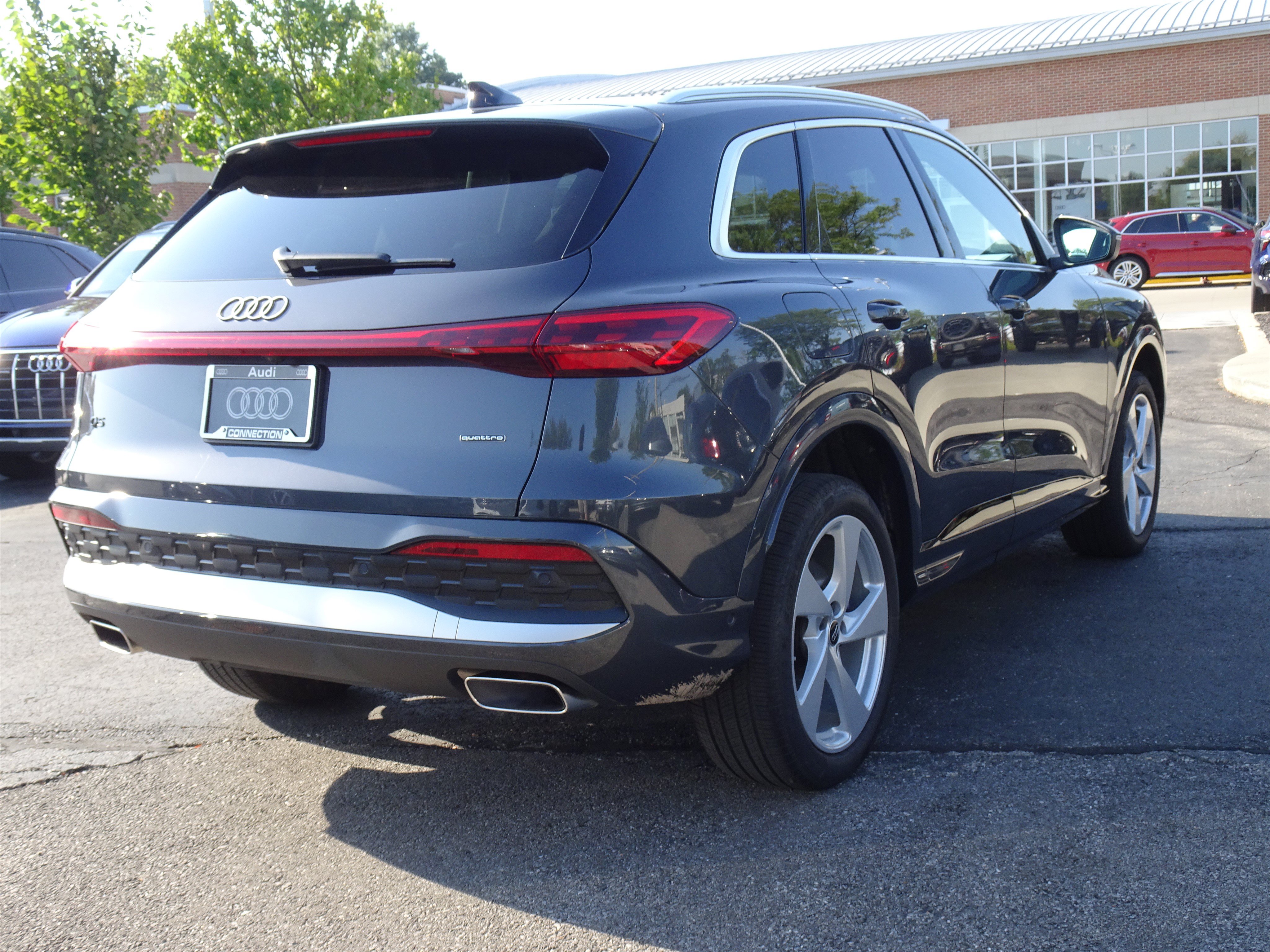 Certified 2025 Audi Q5 Premium Plus w/ Premium Plus AWD/4WD image 5