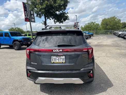 Used 2026 Kia Seltos EX FWD image 25