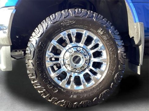 Used 2022 Ford F250 Lariat w/ Chrome Package image 12