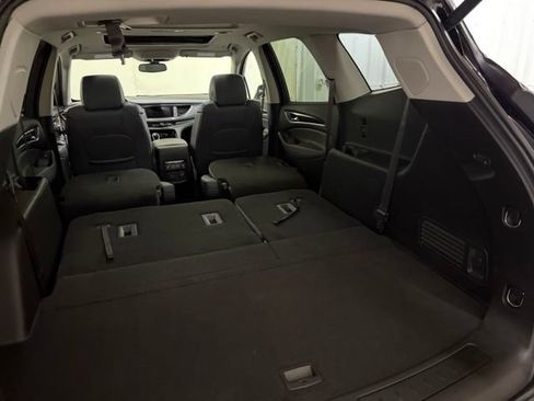 Used 2021 Buick Enclave Essence w/ Sun And Navigation Package AWD/4WD image 17