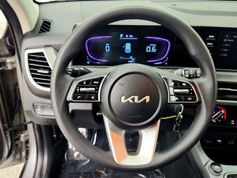 Used 2025 Kia Seltos LX AWD/4WD image 13