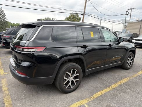 Used 2023 Jeep Grand Cherokee L Limited AWD/4WD image 7