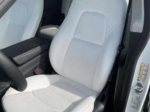 Used 2024 Tesla Model Y Performance image 7