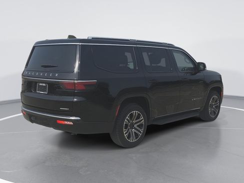 Used 2024 Jeep Wagoneer Series II AWD/4WD image 3