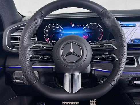 New 2026 Mercedes-Benz GLS 580 4MATIC image 18