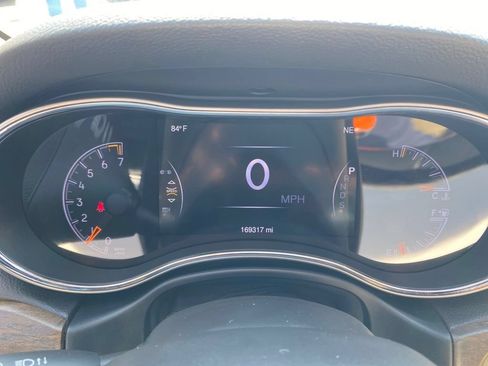 Used 2015 Jeep Grand Cherokee Limited AWD/4WD image 2