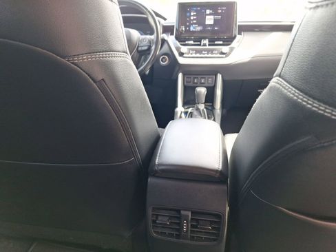 Used 2023 Toyota Corolla Cross XLE FWD image 31