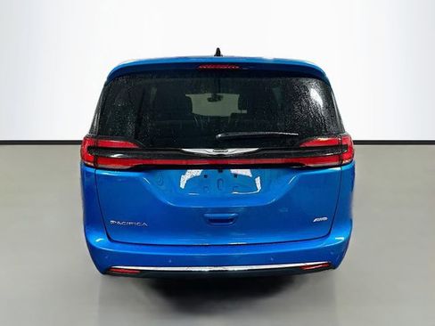New 2026 Chrysler Pacifica Select AWD/4WD image 7