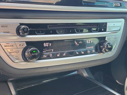 Used 2018 BMW 750i xDrive 750i xDrive image 31