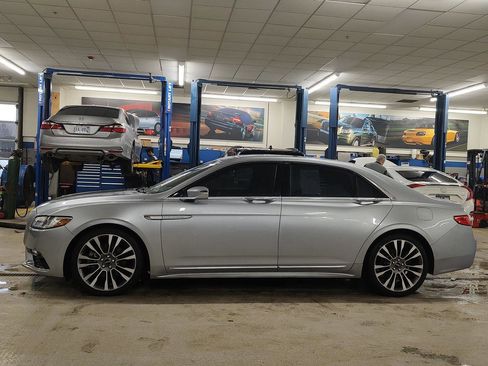 Used 2020 Lincoln Continental AWD w/ Premium Package image 24