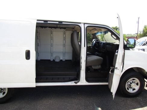 Used 2021 Chevrolet Express 2500 w/ Driver Convenience Package RWD image 21