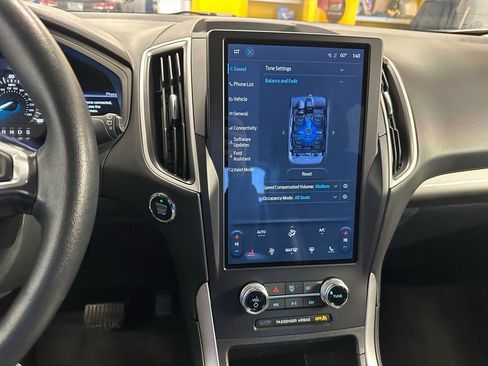 Used 2024 Ford Edge SEL image 20