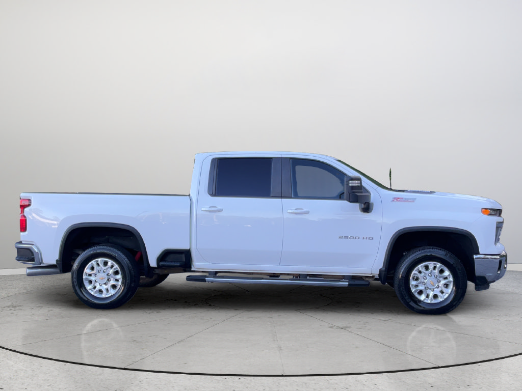 Certified 2024 Chevrolet Silverado 2500 LT AWD/4WD image 9