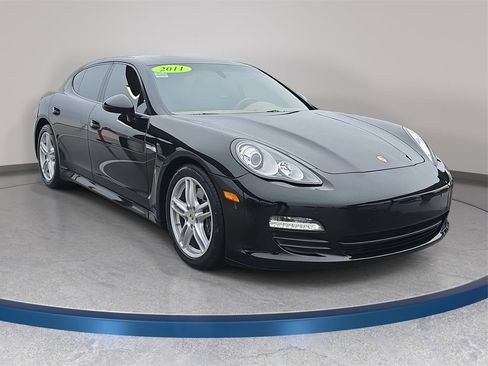 Used 2011 Porsche Panamera 4 image 4