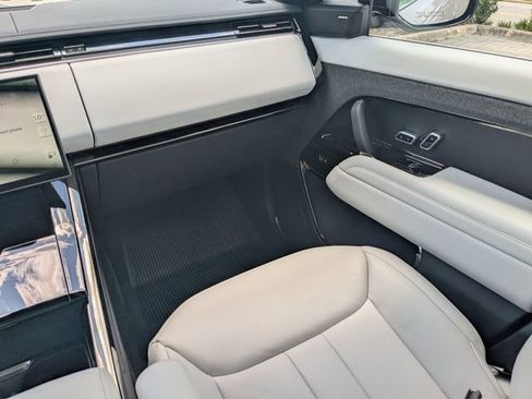 Used 2026 Land Rover Range Rover Sport SE AWD/4WD image 17