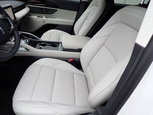 New 2026 Lincoln Nautilus Premier image 22