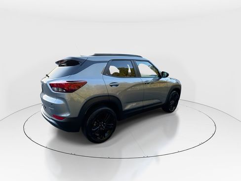 New 2026 Chevrolet TrailBlazer LT w/ Midnight Edition FWD image 8