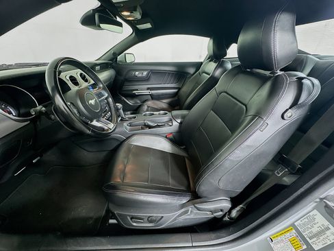 Used 2022 Ford Mustang Premium RWD image 13