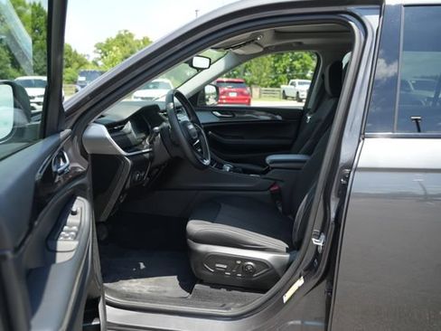 Used 2022 Jeep Grand Cherokee L Laredo w/ Luxury Tech Group I AWD/4WD image 14
