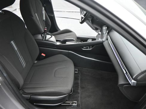 Used 2024 Hyundai Elantra SEL FWD image 2