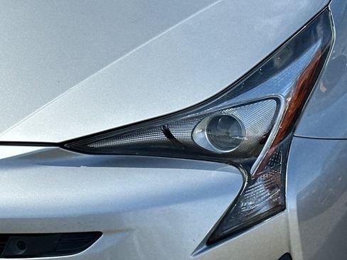 Used 2017 Toyota Prius Two w/ Prius Two Safety Plus Package image 11