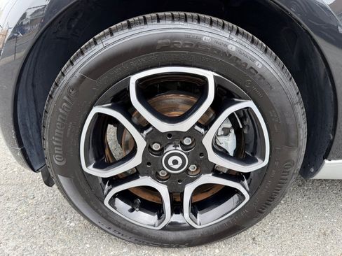 Used 2017 smart fortwo electric drive RWD image 40
