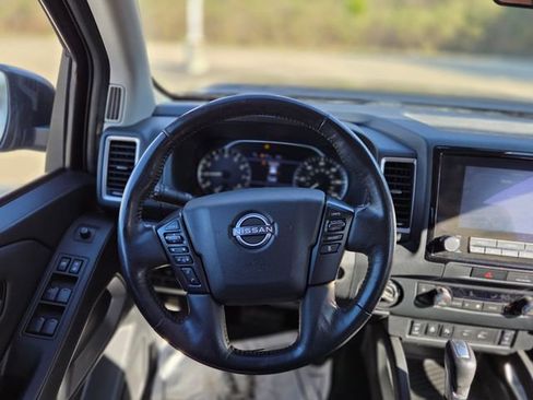 Used 2022 Nissan Frontier SV image 22