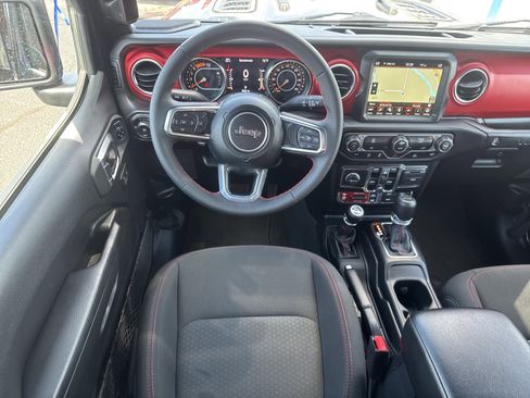 Used 2023 Jeep Wrangler Unlimited Rubicon AWD/4WD image 12