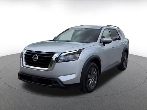 Used 2025 Nissan Pathfinder SV FWD image 7