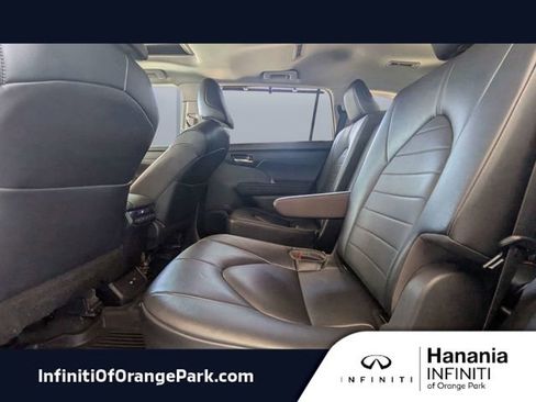 Used 2023 Toyota Highlander XLE image 14