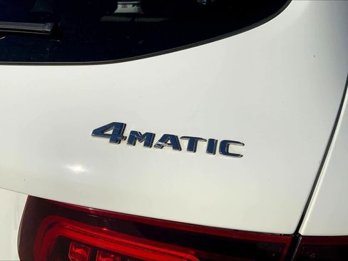Used 2021 Mercedes-Benz GLC 300 4MATIC image 9