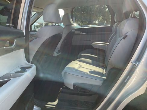 Used 2025 Hyundai Palisade SEL FWD image 11