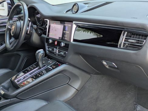 Used 2023 Porsche Macan image 21