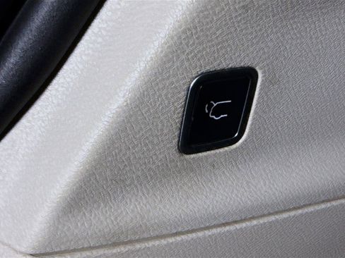 Used 2017 Chrysler Pacifica Touring w/ Tire & Wheel Group FWD image 28