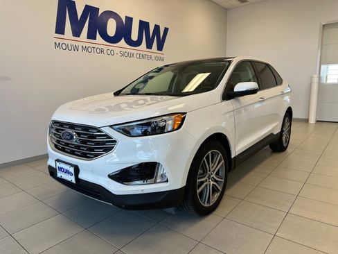 Used 2022 Ford Edge Titanium w/ Class II Trailer Tow Package AWD/4WD image 2