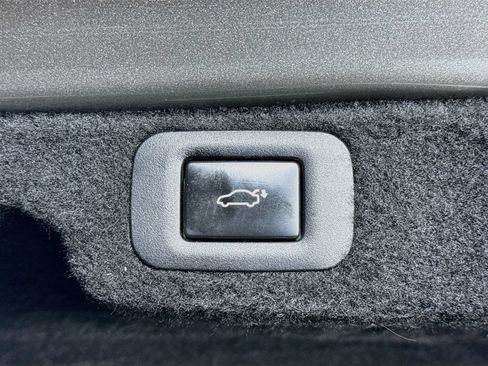 Used 2020 Lexus LS 500 w/ Interior Upgrade Package RWD image 34