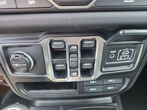 New 2026 Jeep Gladiator Overland AWD/4WD image 8