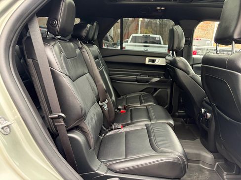 Used 2020 Ford Explorer ST w/ ST Street Pack image 43