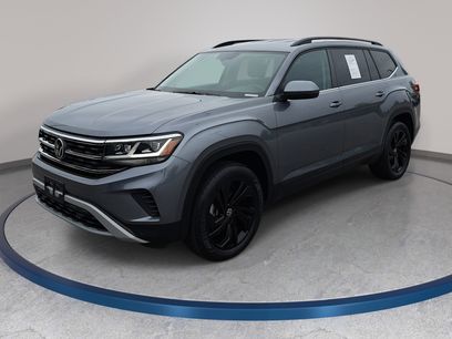Used 2023 Volkswagen Atlas SE w/ Black Wheel Package