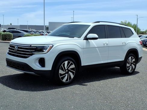 Certified 2024 Volkswagen Atlas SE w/ Panoramic Sunroof Package image 3