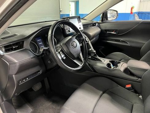 Used 2021 Toyota Venza LE w/ Carpet Mat Package (TMS) AWD/4WD image 22