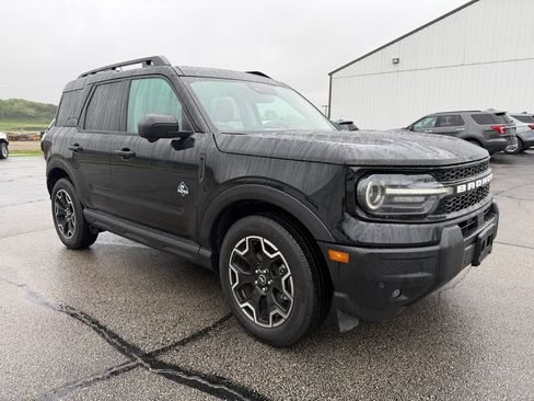 Used 2025 Ford Bronco Sport Outer Banks w/ Outer Banks Tech Package+ AWD/4WD image 2