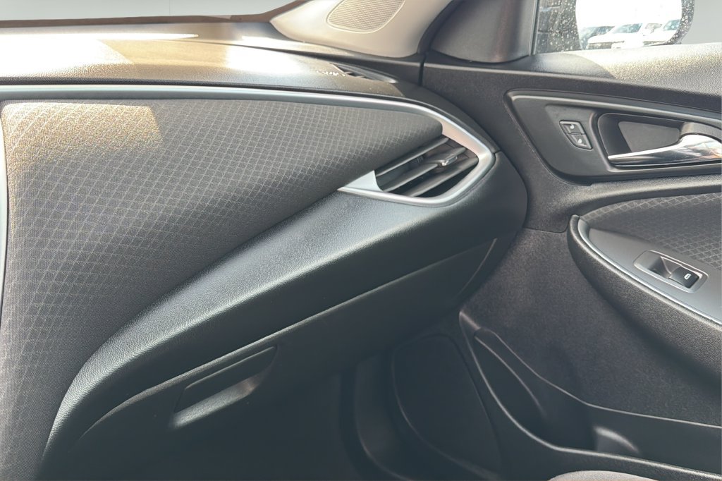 Used 2024 Chevrolet Malibu LT FWD image 29