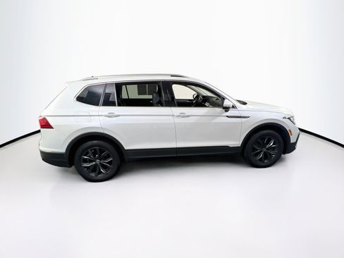 Used 2023 Volkswagen Tiguan SE AWD/4WD image 4