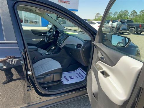 Used 2023 Chevrolet Equinox LS w/ LS Convenience Package AWD/4WD image 10