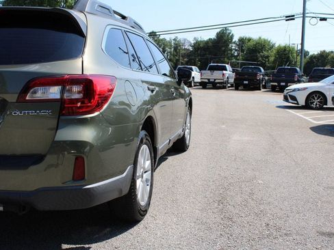 Used 2017 Subaru Outback 2.5i AWD/4WD image 33