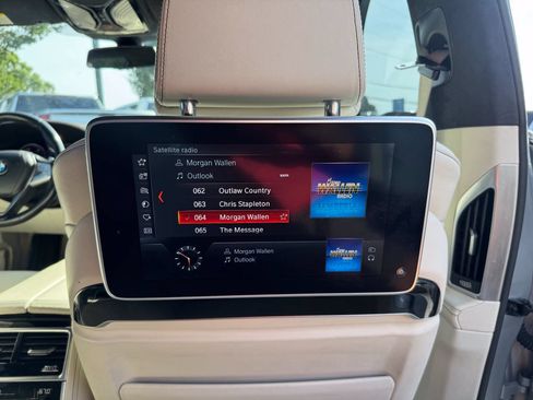 Used 2018 BMW 750i xDrive AWD/4WD image 11