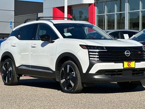 New 2026 Nissan Kicks SR w/ Cold Weather Package image 2