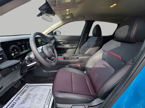 New 2026 Nissan Kicks SR FWD image 16