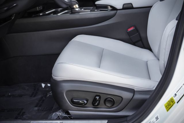 Certified 2025 Lexus UX 300h FWD w/ Accessory Package (Z2) image 11